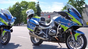 policjanci wydziału ruchu drogowego z Mielca w patrolu motocyklowym na terenie miasta Mielec