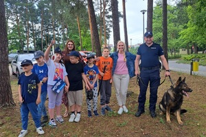 Uczestnicy plenerowych spotkań z policjantami