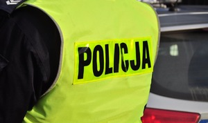 napis policja na kamizelce odblaskowej