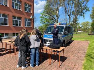 uczniowie biorący udział w &amp;quot;dniach otwartych&amp;quot; w mieleckim ekonomiku