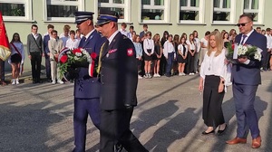 uczestnicy obchodów 85. rocznicy wybuchu II Wojny Światowej w Mielcu