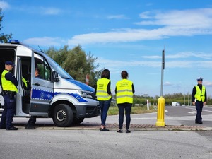 Inspektorzy Ochrony Środowiska i funkcjonariusze mieleckiej Policji podczas wspólnych działań