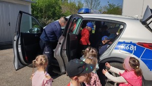 Przedszkolaki z Wadowic Górnych z wizytą na posterunku Policji