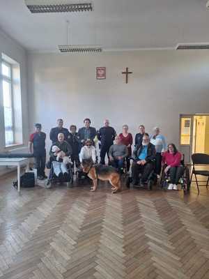 uczestnicy Spotkania mieleckich policjantów z członkami Stowarzyszenia Osób z Niepełnosprawnościami „Tacy Sami”