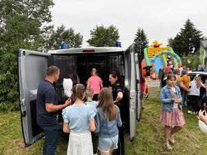 Uczestnicy pikników i imprez plenerowych na terenie mielca i powiatu zorganizowanych z okazji dnia dziecka