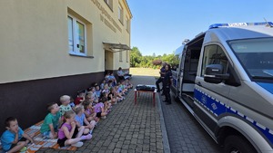 Dzieci z przedszkolakami w Rzemieniu