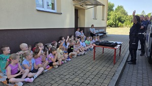 Dzieci z przedszkolakami w Rzemieniu