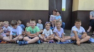 Dzieci z przedszkolakami w Rzemieniu