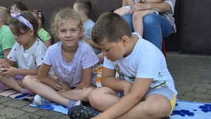 Dzieci z przedszkolakami w Rzemieniu