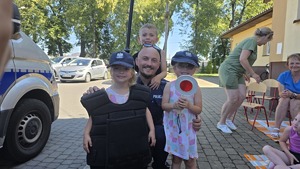 Dzieci z przedszkolakami w Rzemieniu
