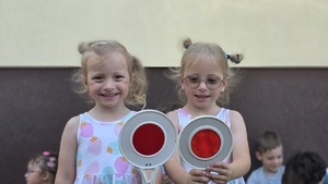 Dzieci z przedszkolakami w Rzemieniu