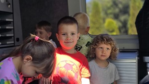 Dzieci z przedszkolakami w Rzemieniu