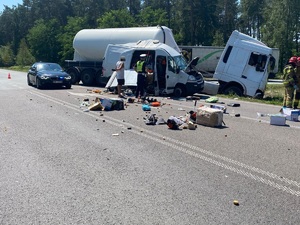 zdjęcia z miejsca zdarzenia, pojazdy uczestniczące