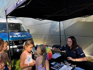 uczestnicy powitania lata w Mielcu na MOSIR