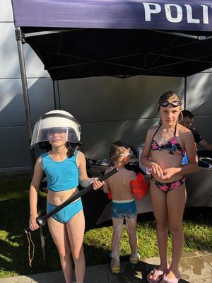 uczestnicy powitania lata w Mielcu na MOSIR