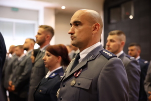 uczestnicy obchodów Święta Policji 2025 w mieleckiej jednostce Policji