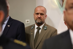 uczestnicy obchodów Święta Policji 2025 w mieleckiej jednostce Policji