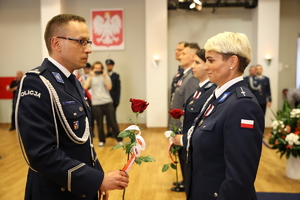 uczestnicy obchodów Święta Policji 2025 w mieleckiej jednostce Policji