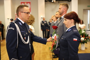 uczestnicy obchodów Święta Policji 2025 w mieleckiej jednostce Policji