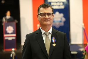 uczestnicy obchodów Święta Policji 2025 w mieleckiej jednostce Policji