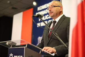 uczestnicy obchodów Święta Policji 2025 w mieleckiej jednostce Policji