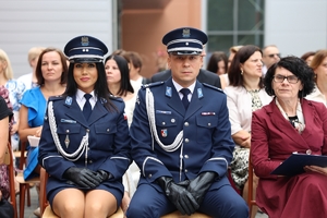 uczestnicy rozpoczęcia roku szkolnego w Zespole Szkół Ekonomicznych w Mielcu