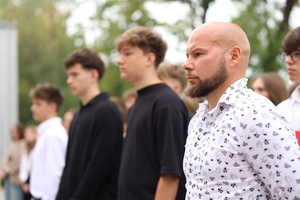 uczestnicy rozpoczęcia roku szkolnego w Zespole Szkół Ekonomicznych w Mielcu