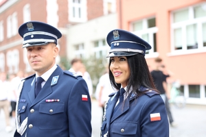 uczestnicy rozpoczęcia roku szkolnego w Zespole Szkół Ekonomicznych w Mielcu