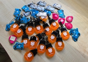 uczniowie i policjanci podczas prelekcji