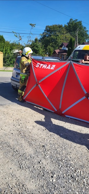 pojazdy uczestniczące w wypadku w miejscy zdarzenia