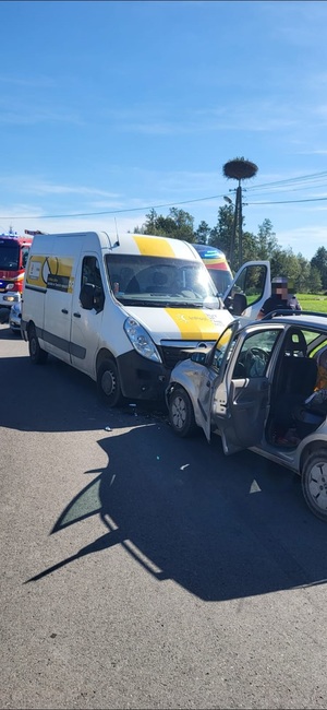 pojazdy uczestniczące w wypadku w miejscy zdarzenia