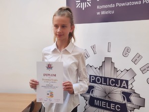 laureaci konkursu, opiekunowie, nauczyciele i policjanci