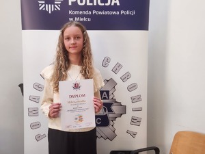 laureaci konkursu, opiekunowie, nauczyciele i policjanci