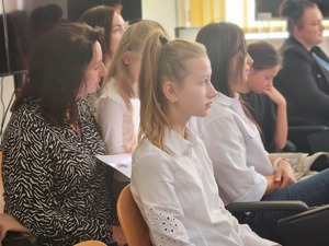 laureaci konkursu, opiekunowie, nauczyciele i policjanci