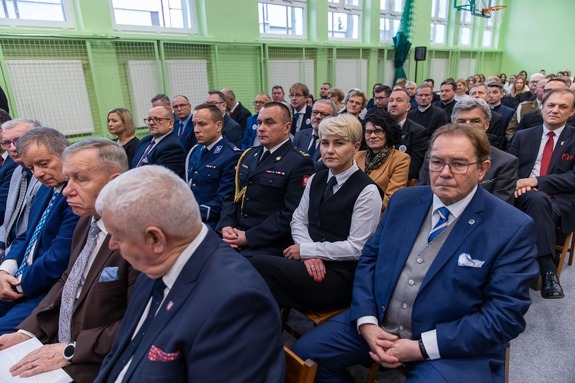 uczestnicy obchodów, uroczystości 120-lecia I Liceum Ogólnokształcącego