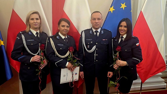 mieleckie policjantki z komendantem