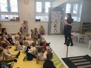 przedszkolaki z "Psotnej Andzi"  policjantką