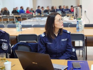 uczestnicy debaty z policjantami