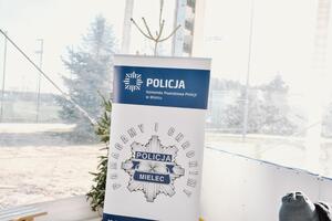 uczestnicy zakończenia ferii z policjantami