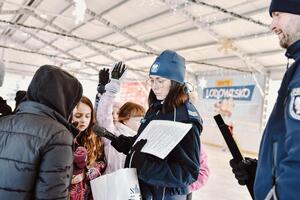 uczestnicy zakończenia ferii z policjantami