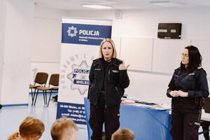 uczestnicy zakończenia ferii z policjantami