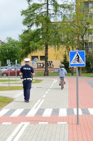uczestniczy turnieju, goście, organizatorzy i policjanci