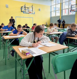uczestniczy turnieju, goście, organizatorzy i policjanci