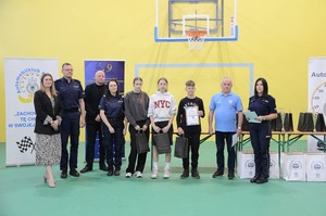 uczestniczy turnieju, goście, organizatorzy i policjanci