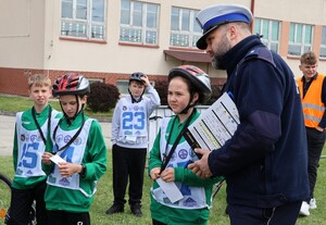 policjanci, organizatorzy Wojewódzkiego Finału Turnieju Bezpieczeństwa w Ruchu Drogowym