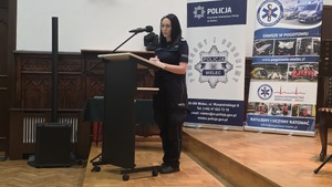 uczestnicy forum, policjanci, medycy, lekarze, prelegenci