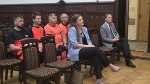 uczestnicy forum, policjanci, medycy, lekarze, prelegenci